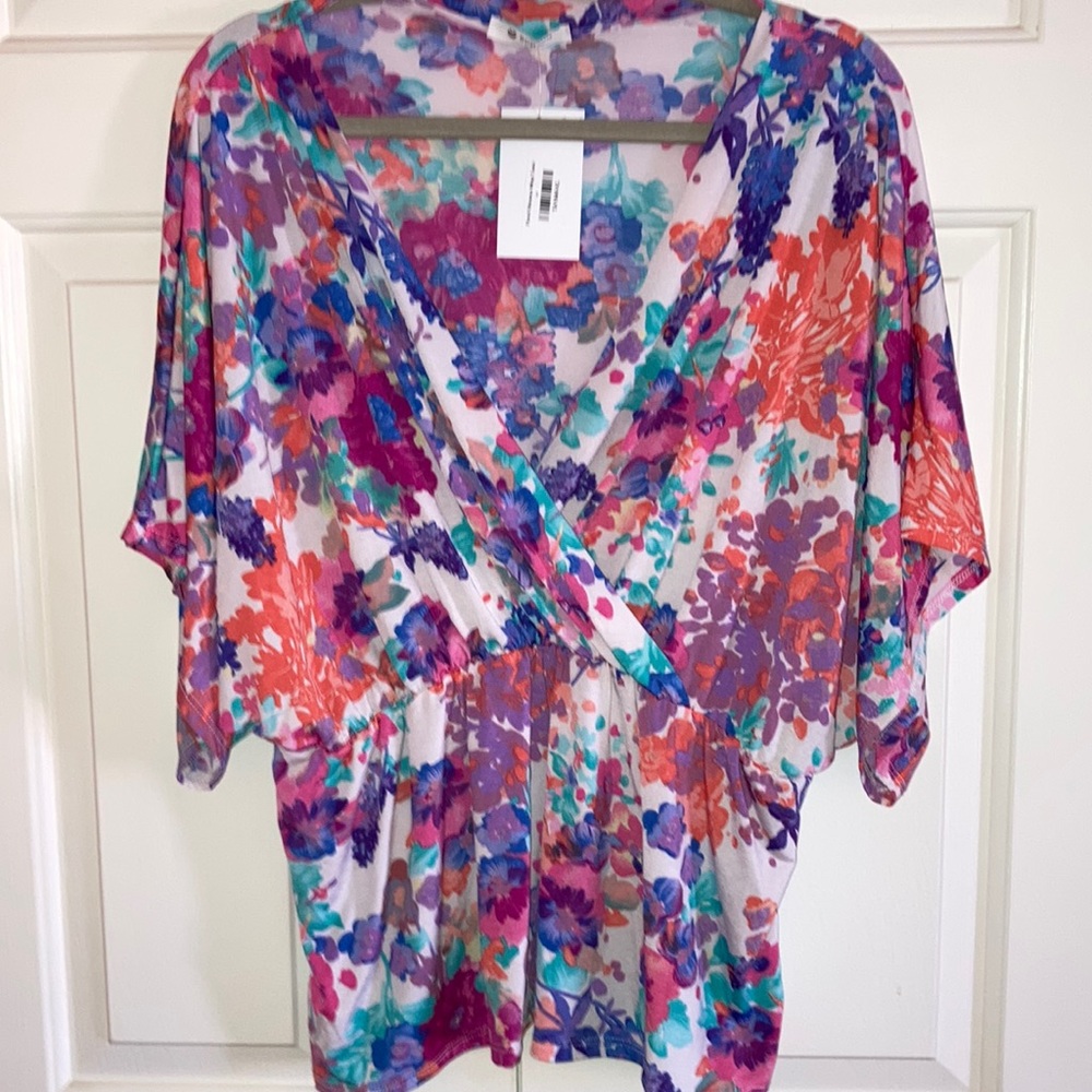 Women’s XL floral v neck wrap style tunic new with tags made in USA